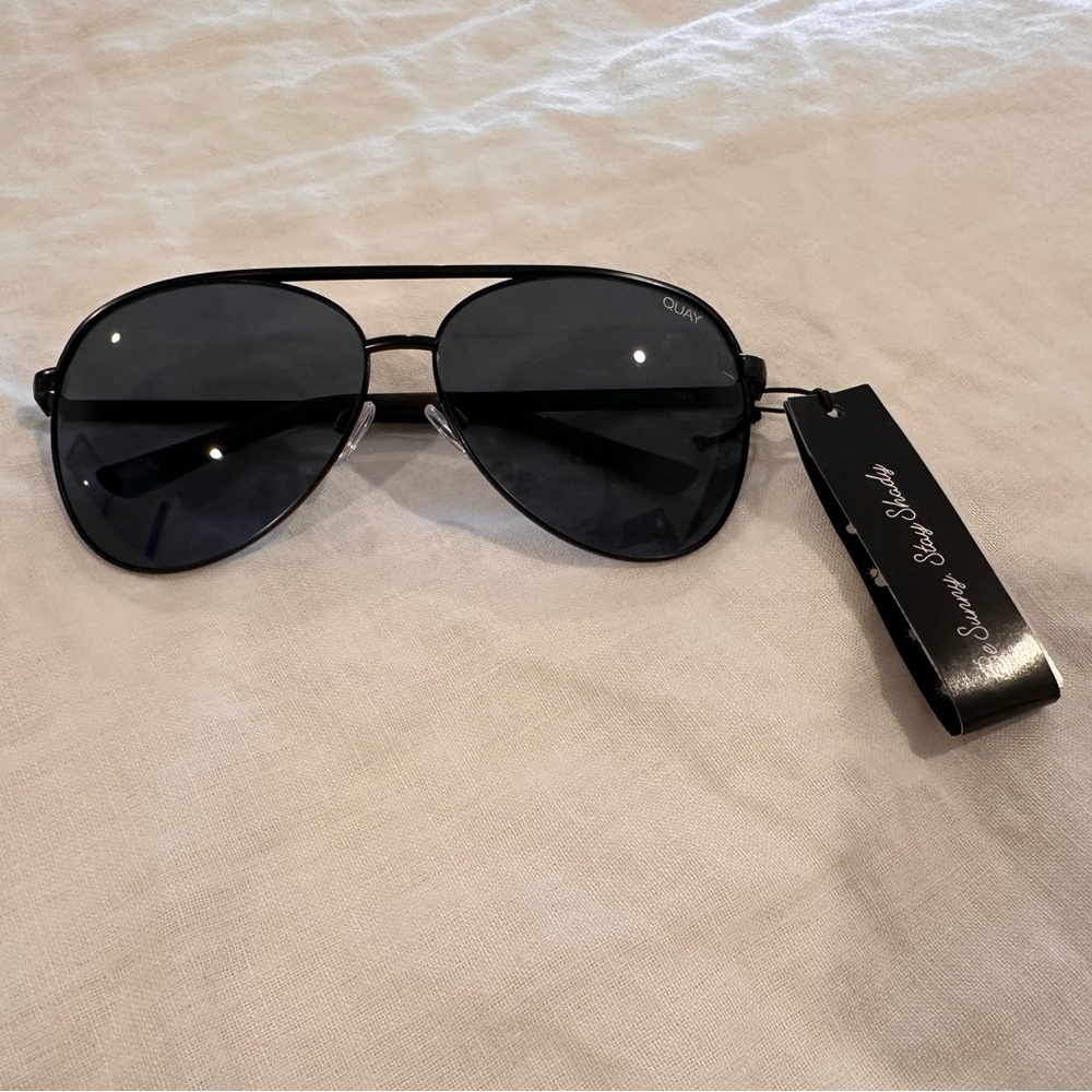 Quay Australia Black Aviator Sunglasses NWT